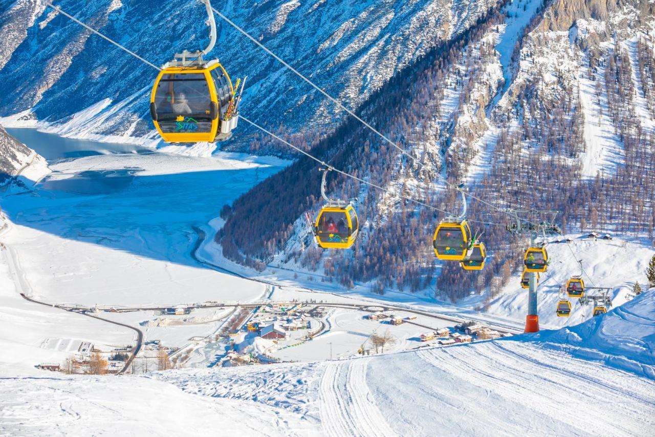 Martina Ski In - Ski Out Mt 50 - Happy Rentals Livigno Kültér fotó